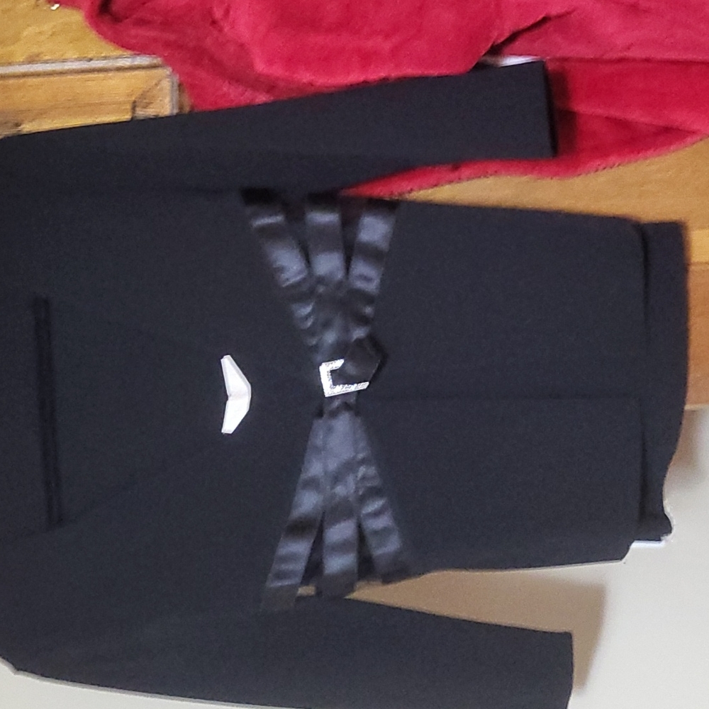 Beautiful 2 piece top, a tank top with a 3/4 jacket with buckle rhinestone